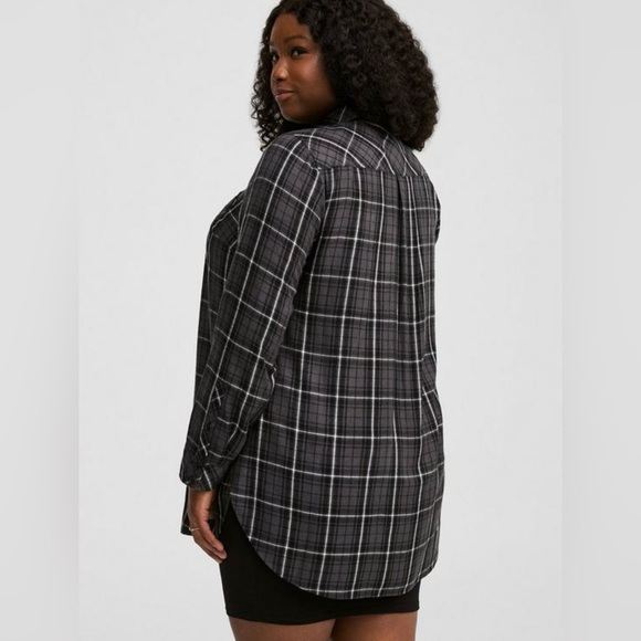 TORRID Lizzie Softest Flannel Tunic - Picture 2 of 2